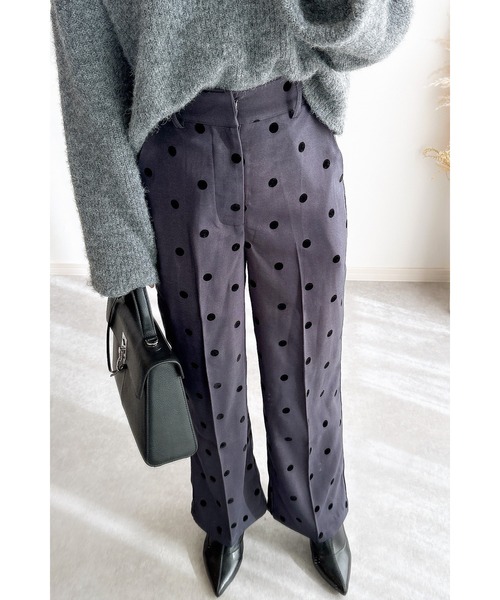 &. NOSTALGIA(アンドドットノスタルジア)の「【ZOZO限定】フロッキードットワイドパンツ(その他パンツ・レディース・チャコールグレー/ブラック・M)」の3枚目の写真