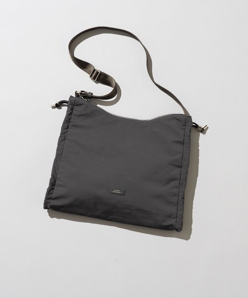 あいごぉ様　値下げ！【新品】23区　ドロ－ストリング ショルダーバッグ 撥水加工/WEB&一部店舗限定カラーあり】ドロ－ストリング ショルダー