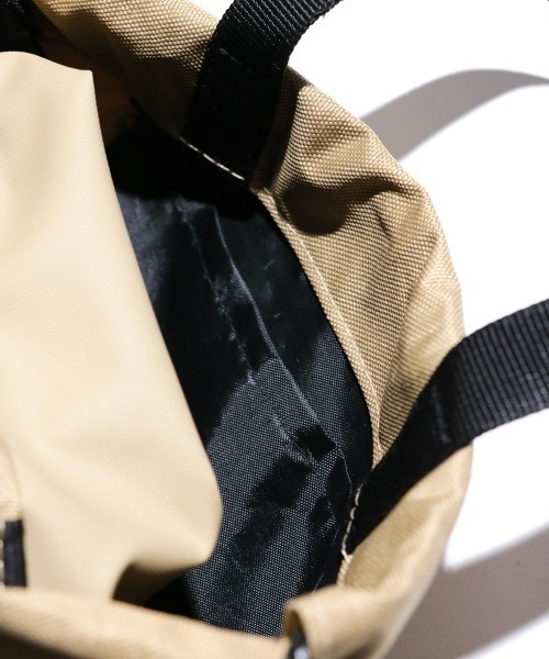 PENNEYS（ぺニーズ）の「【PENNY'S / ぺニーズ】DRAWSTRING POUCH　ドローストリングポーチ（ボディバッグ/ウエストポーチ・メンズ・ベージュ/ネイビー/ブラック/オリーブ・FREE）」の12枚目の写真