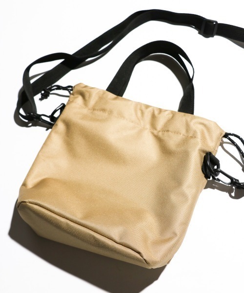 PENNEYS（ぺニーズ）の「【PENNY'S / ぺニーズ】DRAWSTRING POUCH　ドローストリングポーチ（ボディバッグ/ウエストポーチ・メンズ・ベージュ/ネイビー/ブラック/オリーブ・FREE）」の13枚目の写真