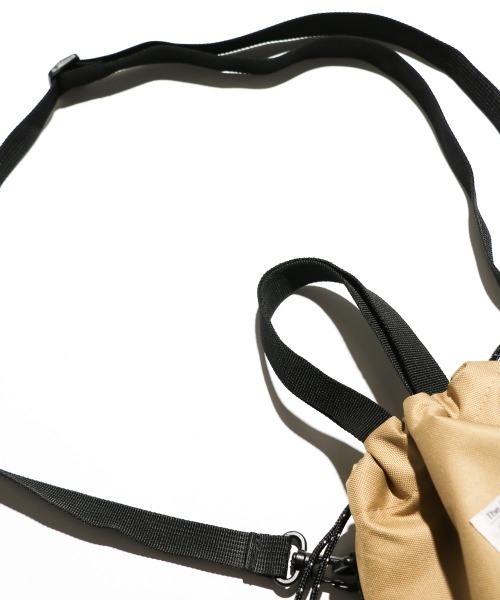 PENNEYS（ぺニーズ）の「【PENNY'S / ぺニーズ】DRAWSTRING POUCH　ドローストリングポーチ（ボディバッグ/ウエストポーチ・メンズ・ベージュ/ネイビー/ブラック/オリーブ・FREE）」の11枚目の写真