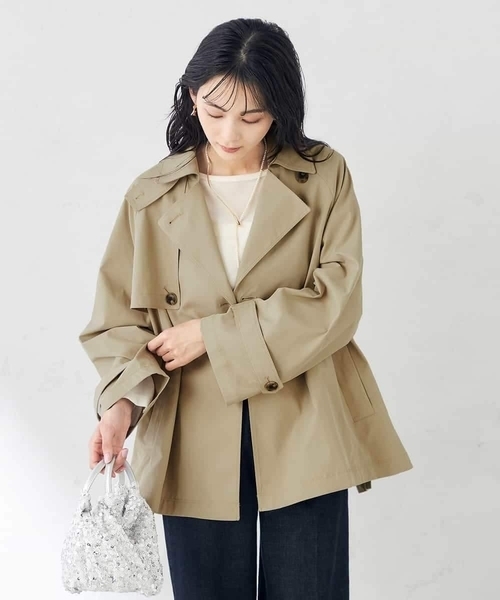 a.v.v(アーヴェヴェ)の「【微撥水】ラグランミディトレンチコート(トレンチコート・レディース・ベージュ・40/38/36)」の2枚目の写真