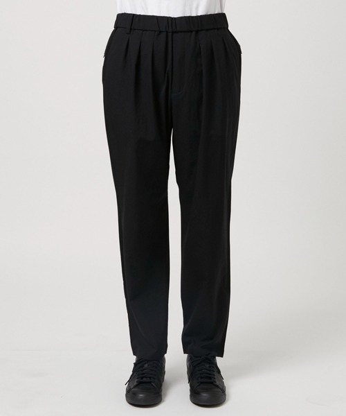 WHITE MOUNTAINEERING(ホワイトマウンテニアリング)の「【White Mountaineering / ホワイトマウンテニアリング】3 TUCK EASY TAPERED PANTS(スラックス・メンズ・ブラック・0/1/2)」の4枚目の写真