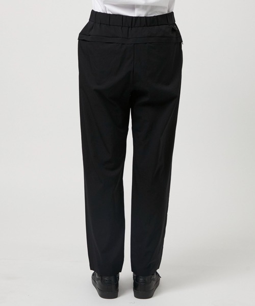 WHITE MOUNTAINEERING(ホワイトマウンテニアリング)の「【White Mountaineering / ホワイトマウンテニアリング】3 TUCK EASY TAPERED PANTS(スラックス・メンズ・ブラック・0/1/2)」の6枚目の写真