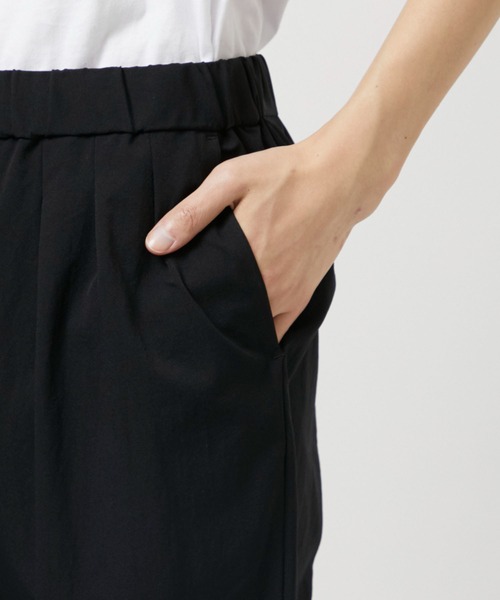 WHITE MOUNTAINEERING(ホワイトマウンテニアリング)の「【White Mountaineering / ホワイトマウンテニアリング】3 TUCK EASY TAPERED PANTS(スラックス・メンズ・ブラック・0/1/2)」の9枚目の写真
