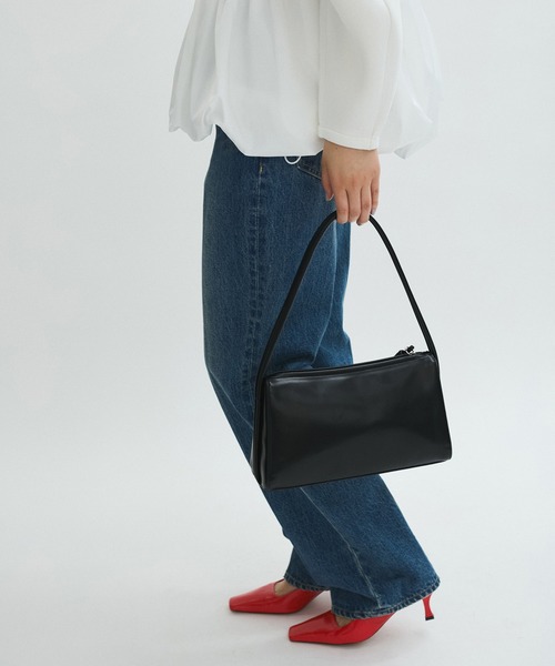 ADAM ET ROPE'（アダムエロペ）の「【サステナブル】ワンハンドルミニバッグ（ハンドバッグ・レディース・ブラック/クリーム・FREE）」の4枚目の写真