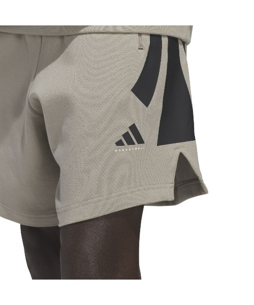 adidas(アディダス)の「adidas BASKETBALL SPACER SHORT(アディダス バスケットボール スペーサーショーツ(ジェンダーニュートラル))(その他パンツ・メンズ・レッド系/ベージュ系・LARGE/MEDIUM/X-LARGE)」の17枚目の写真