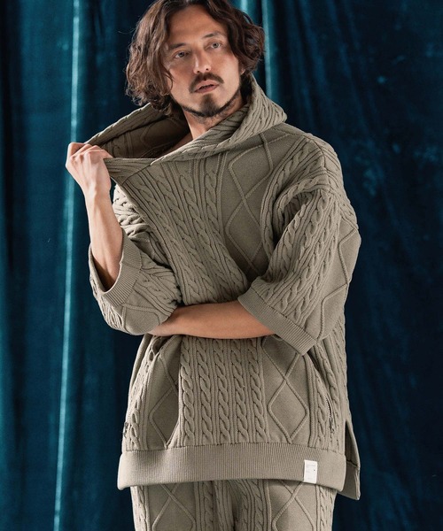 ANGENEHM(アンゲネーム)の「mpa3732-Airy yarn cable stitch short sleeve hoodie ニットパーカー(パーカー・メンズ・ブラック/グレイッシュベージュ/キナリ/サックスブルー系・S/M/L)」の3枚目の写真