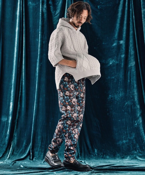 ANGENEHM(アンゲネーム)の「mpa3732-Airy yarn cable stitch short sleeve hoodie ニットパーカー(パーカー・メンズ・ブラック/グレイッシュベージュ/キナリ/サックスブルー系・S/M/L)」の11枚目の写真