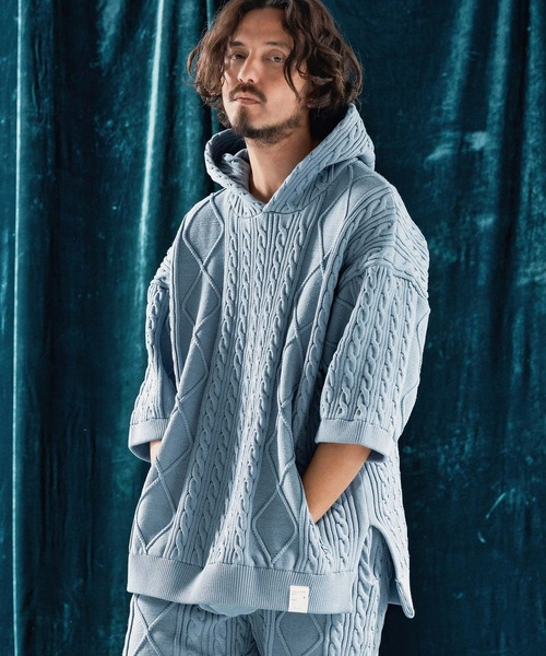 ANGENEHM(アンゲネーム)の「mpa3732-Airy yarn cable stitch short sleeve hoodie ニットパーカー(パーカー・メンズ・ブラック/グレイッシュベージュ/キナリ/サックスブルー系・S/M/L)」の12枚目の写真