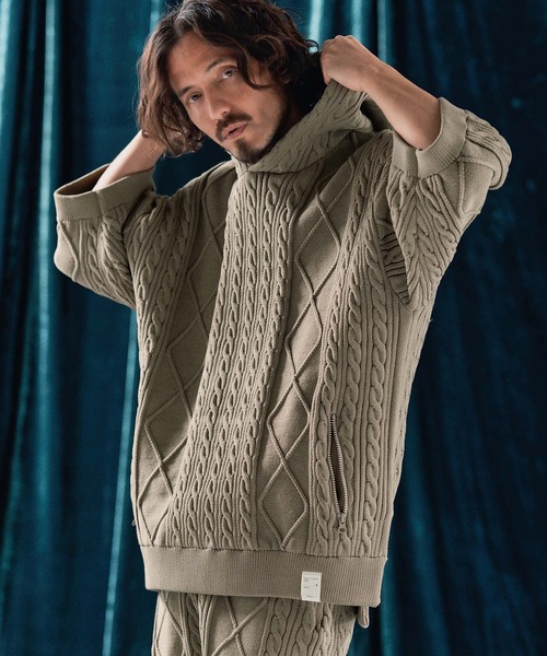 ANGENEHM(アンゲネーム)の「mpa3732-Airy yarn cable stitch short sleeve hoodie ニットパーカー(パーカー・メンズ・ブラック/グレイッシュベージュ/キナリ/サックスブルー系・S/M/L)」の20枚目の写真