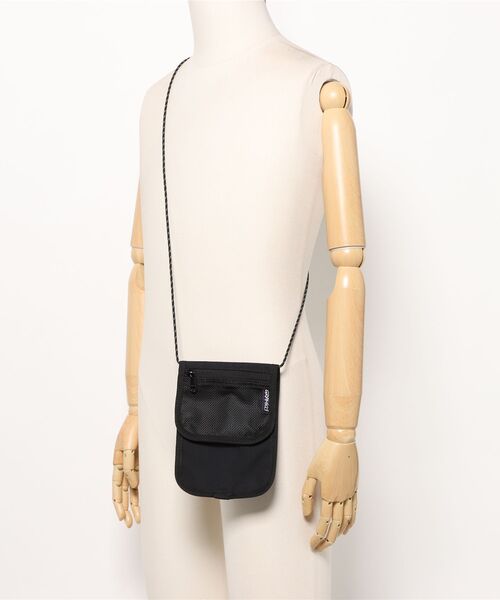 Gramicci(グラミチ)の「《GRAMICCI(グラミチ) 》CORDURA NECK POUCH(ショルダーバッグ・メンズ・ブラック/オリーブ・FREE)」の13枚目の写真