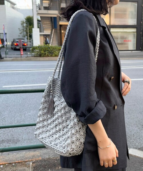 fredy emue（フレディエミュ）の「メタリックコードロングハンドルトートバッグ（かごバッグ・レディース・ブロンズ/シルバー・FREE）」の6枚目の写真