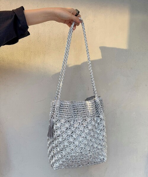 fredy emue（フレディエミュ）の「メタリックコードロングハンドルトートバッグ（かごバッグ・レディース・ブロンズ/シルバー・FREE）」の10枚目の写真