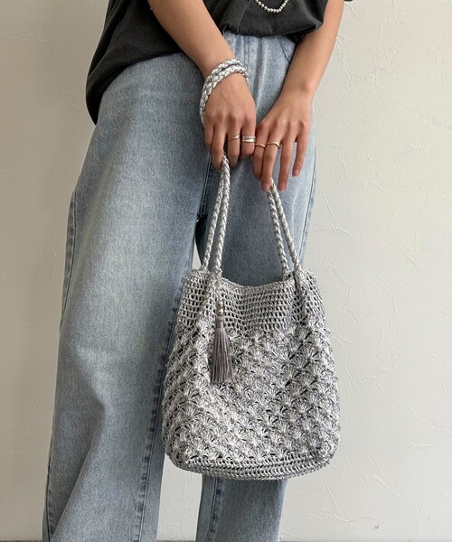 fredy emue（フレディエミュ）の「メタリックコードロングハンドルトートバッグ（かごバッグ・レディース・ブロンズ/シルバー・FREE）」の13枚目の写真