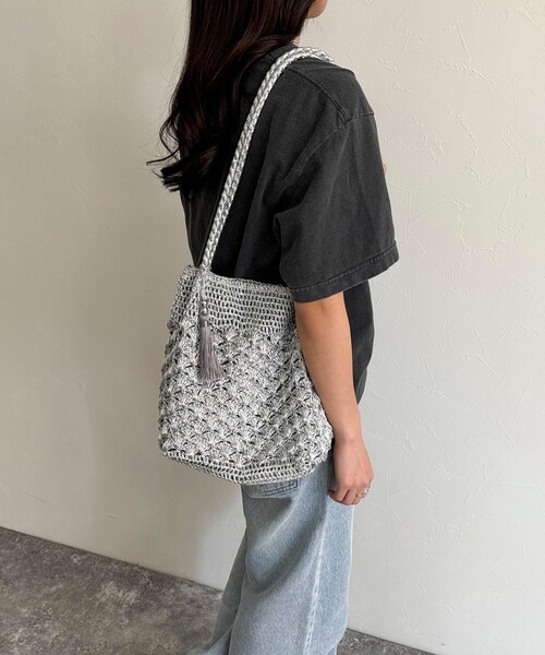 fredy emue（フレディエミュ）の「メタリックコードロングハンドルトートバッグ（かごバッグ・レディース・ブロンズ/シルバー・FREE）」の15枚目の写真