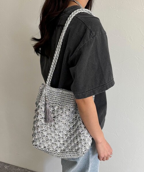 fredy emue（フレディエミュ）の「メタリックコードロングハンドルトートバッグ（かごバッグ・レディース・ブロンズ/シルバー・FREE）」の16枚目の写真