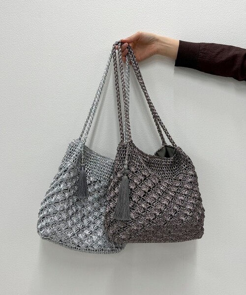 fredy emue（フレディエミュ）の「メタリックコードロングハンドルトートバッグ（かごバッグ・レディース・ブロンズ/シルバー・FREE）」の22枚目の写真