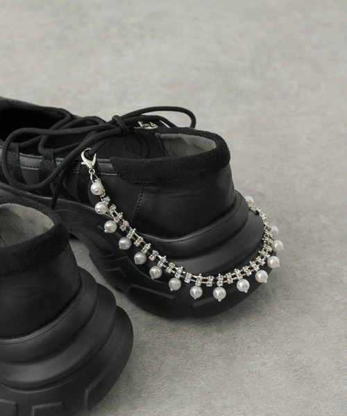 SENSE OF PLACE by URBAN RESEARCH(センスオブプレイスバイアーバンリサーチ)の「『WEB/一部店舗限定』パールチェーンシューズチャーム(チャーム・レディース・シルバー・ONE)」の1枚目の写真