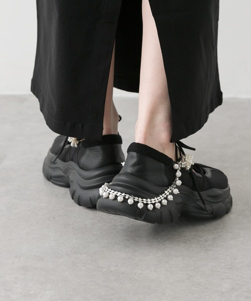 SENSE OF PLACE by URBAN RESEARCH(センスオブプレイスバイアーバンリサーチ)の「『WEB/一部店舗限定』パールチェーンシューズチャーム(チャーム・レディース・シルバー・ONE)」の5枚目の写真