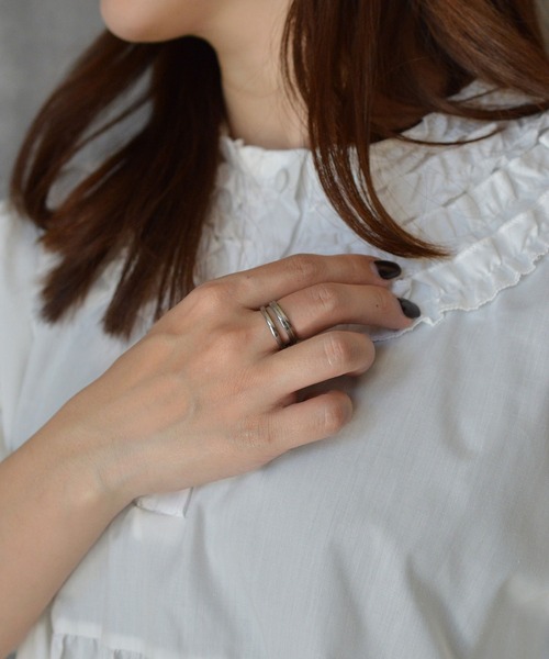 BROTHERHOOD（ブラザーフッド）の「【earyear】Layered Line design peti Volume Ring（リング・レディース・ゴールド/シルバー・MEDIUM/SMALL/LARGE）」の9枚目の写真