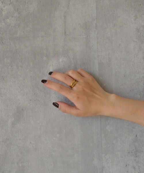BROTHERHOOD（ブラザーフッド）の「【earyear】Layered Line design peti Volume Ring（リング・レディース・ゴールド/シルバー・MEDIUM/SMALL/LARGE）」の4枚目の写真