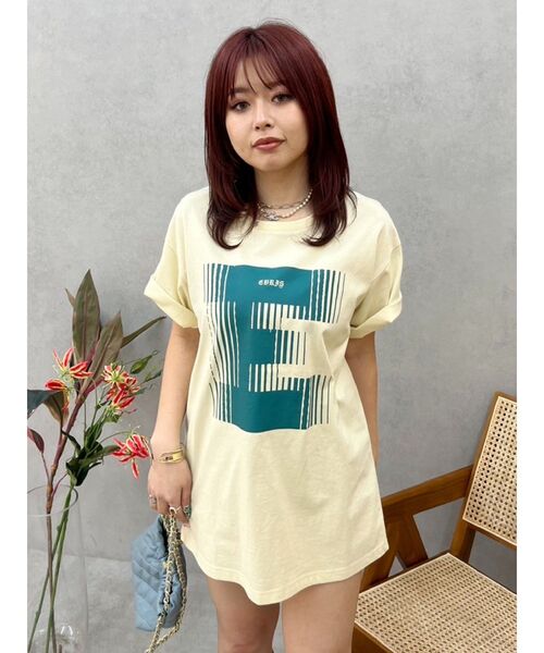 EVRIS(エヴリス)の「フロントロゴオーバーサイズTシャツ(Tシャツ/カットソー・レディース・ホワイト/イエロー/ブルー・FREE)」の3枚目の写真