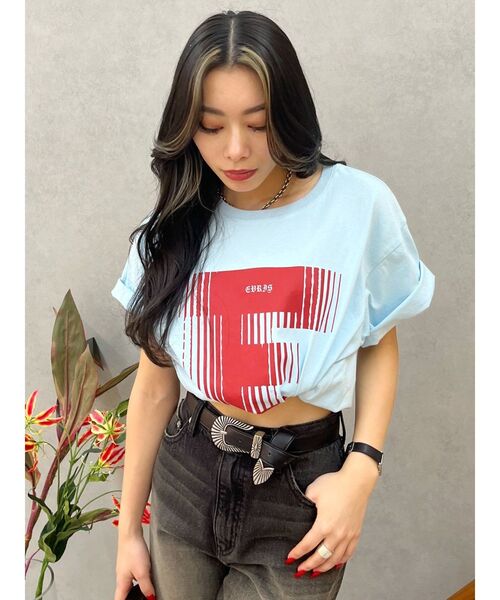 EVRIS(エヴリス)の「フロントロゴオーバーサイズTシャツ(Tシャツ/カットソー・レディース・ホワイト/イエロー/ブルー・FREE)」の19枚目の写真
