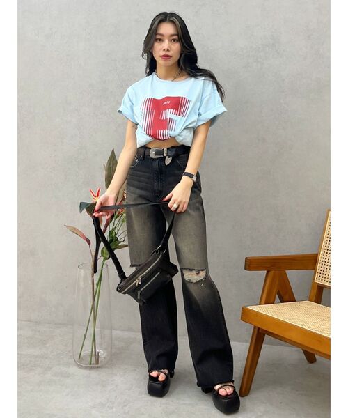 EVRIS(エヴリス)の「フロントロゴオーバーサイズTシャツ(Tシャツ/カットソー・レディース・ホワイト/イエロー/ブルー・FREE)」の21枚目の写真