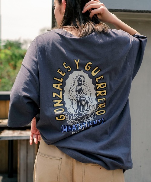 (What it isNt)ART BY MARKGONZALES(ワットイットイズント)の「【What it isNt)ART BY MARKGONZALES / (ワットイットイズント) アートバイ マークゴンザレス】 リラックスフィット プリントTシャツ(Tシャツ/カットソー・メンズ・グレー系その他2/ベージュ系その他4/ベージュ系その他2/ホワイト系その他3/ホワイト系その他/グレー系その他/ブラック系その他3/ホワイト系その他4/ホワイト系その他2/ブラック系その他・MEDIUM/X-LARGE/LARGE)」の8枚目の写真
