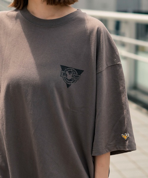 (What it isNt)ART BY MARKGONZALES(ワットイットイズント)の「【What it isNt)ART BY MARKGONZALES / (ワットイットイズント) アートバイ マークゴンザレス】 リラックスフィット プリントTシャツ(Tシャツ/カットソー・メンズ・グレー系その他2/ベージュ系その他4/ベージュ系その他2/ホワイト系その他3/ホワイト系その他/グレー系その他/ブラック系その他3/ホワイト系その他4/ホワイト系その他2/ブラック系その他・MEDIUM/X-LARGE/LARGE)」の12枚目の写真