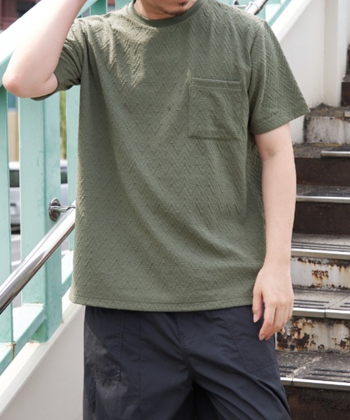 ikka(イッカ)の「ヘリンボンフクレジャカードTシャツ(Tシャツ/カットソー・メンズ・ブラック/ライム/ホワイト/グレー・M/L/XL/S)」の4枚目の写真