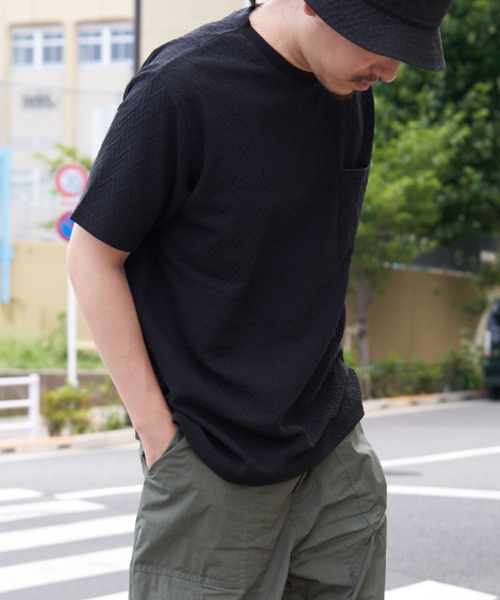 ikka(イッカ)の「ヘリンボンフクレジャカードTシャツ(Tシャツ/カットソー・メンズ・ブラック/ライム/ホワイト/グレー・M/L/XL/S)」の1枚目の写真