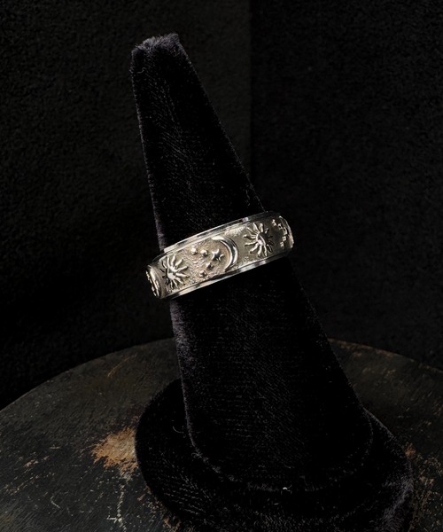 CALIFORNIA OUTFITTERS（カリフォルニア アウトフィッターズ）の「4E28 サンムーンコンビ デザイン シルバーリング 月 太陽 星 ヴィンテージ風（リング・メンズ・シルバー・18号/20号/16号）」の3枚目の写真