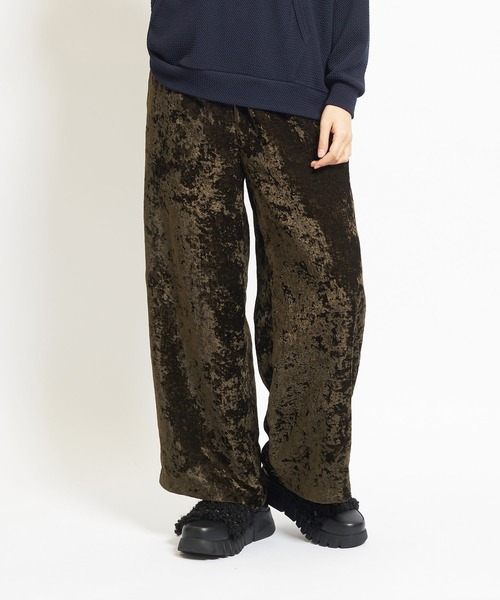 gomme（ゴム）の「クラッシュベルベット　ストレートパンツ（その他パンツ・レディース・カーキ/ブラック/ブルー・MEDIUM）」の3枚目の写真