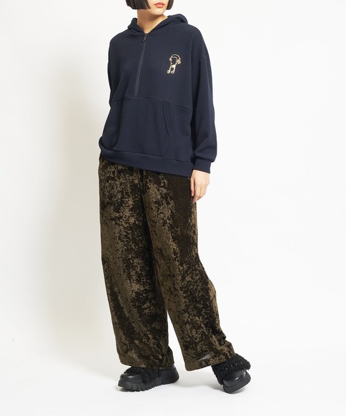 gomme（ゴム）の「クラッシュベルベット　ストレートパンツ（その他パンツ・レディース・カーキ/ブラック/ブルー・MEDIUM）」の5枚目の写真