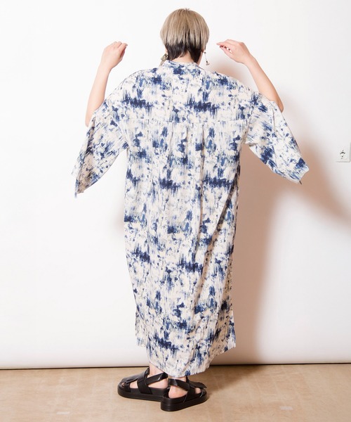 OSMOSIS（オズモーシス）の「スリットギャザースリーブワンピース（ワンピース・レディース・ブルー系その他/ブラック/ブラック系その他・ONE SIZE）」の20枚目の写真