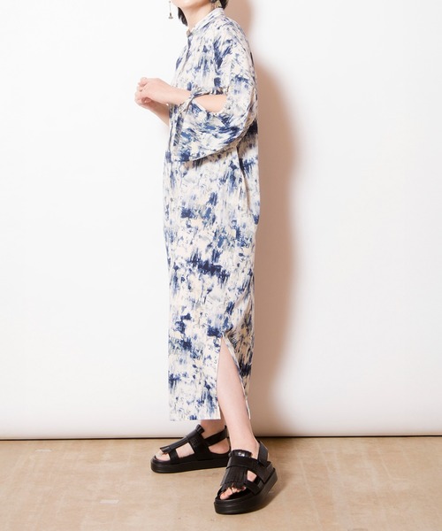 OSMOSIS（オズモーシス）の「スリットギャザースリーブワンピース（ワンピース・レディース・ブルー系その他/ブラック/ブラック系その他・ONE SIZE）」の19枚目の写真