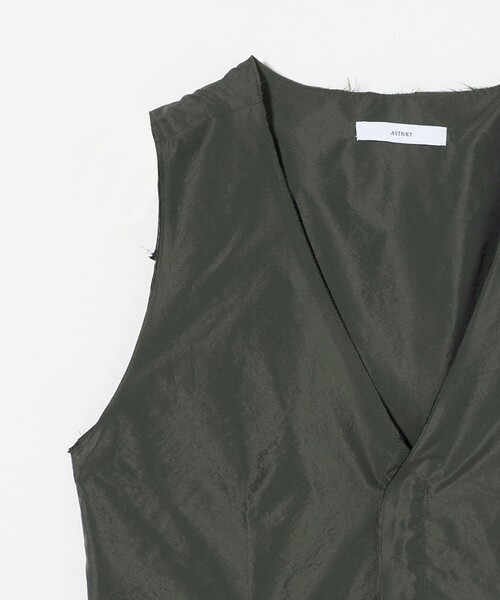ASTRAET（アストラット）の「＜ASTRAET＞ フロントジップ Vネック ノースリーブワンピース（ワンピース・レディース・オリーブ/ブラック・FREE）」の13枚目の写真