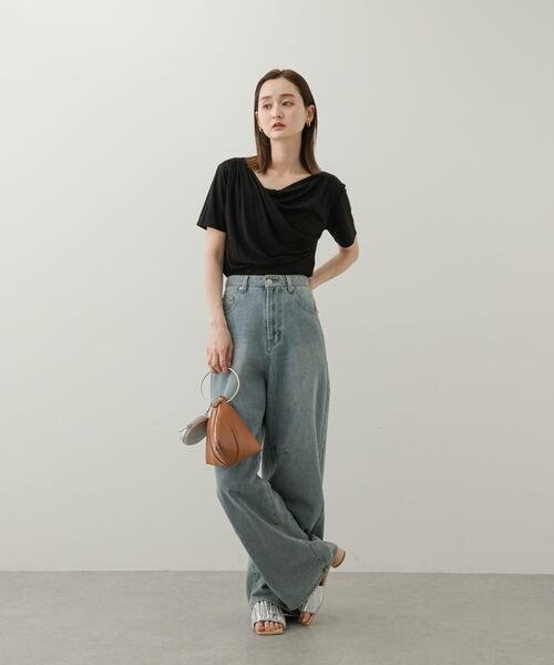 SENSE OF PLACE by URBAN RESEARCH（センスオブプレイスバイアーバンリサーチ）の「アシメドレープトップ(半袖)（Tシャツ/カットソー・レディース・キャメル/ベージュ/ブラック/ライトブルー・ONE）」の11枚目の写真