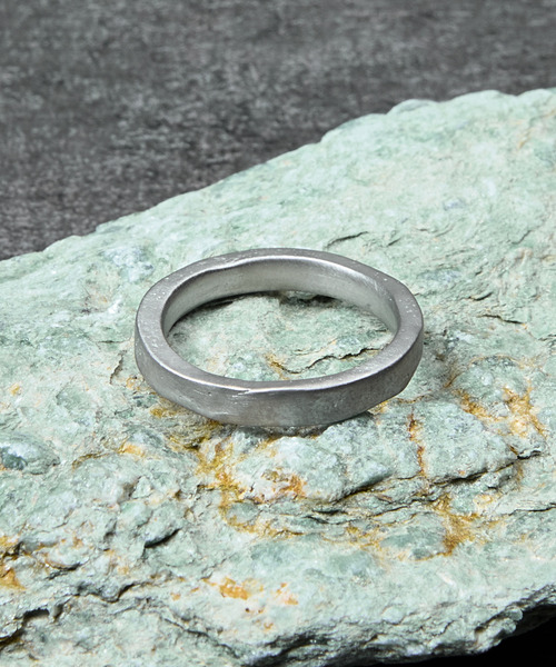 GILD(ギルド)の「GILD ギルド / Flat atypical narrow ring シルバー925フラットエイティピカルナローリング / G251-RI04(リング・メンズ・シルバー/プラチナム/ゴールド・21号/19号/17号/15号/13号/11号/9号/7号)」の2枚目の写真