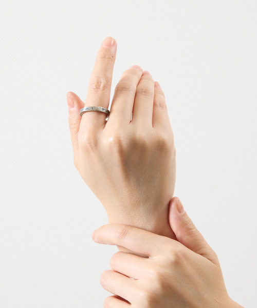 GILD(ギルド)の「GILD ギルド / Flat atypical narrow ring シルバー925フラットエイティピカルナローリング / G251-RI04(リング・メンズ・シルバー/プラチナム/ゴールド・21号/19号/17号/15号/13号/11号/9号/7号)」の6枚目の写真