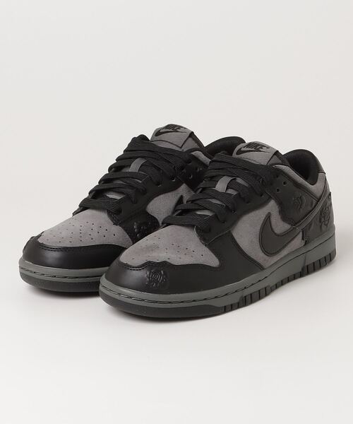 NIKE(ナイキ)の「WMNS DUNK LOW(スニーカー・メンズ・ブラック・24.0cm/24.5cm/23.5cm/23.0cm)」の1枚目の写真