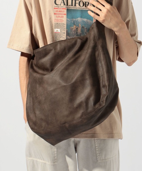 niko and...（ニコアンド）の「フェイクレザー4ポケットラージショルダーバッグ（ショルダーバッグ・メンズ・ブラウン/ブラック・FREE）」の9枚目の写真