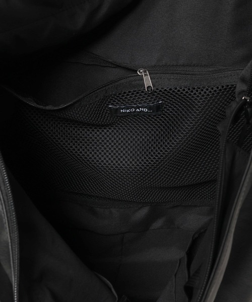 niko and...（ニコアンド）の「フェイクレザー4ポケットラージショルダーバッグ（ショルダーバッグ・メンズ・ブラウン/ブラック・FREE）」の21枚目の写真