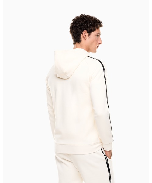 EMPORIO ARMANI EA7(エンポリオアルマーニイーエーセブン)の「【エンポリオ アルマーニ EA7】Logo Series フード付きジップアップ スウェットシャツ コットン混紡(スウェット・メンズ・ブラック/オフホワイト/レッド・X-SMALL/LARGE/MEDIUM/SMALL/X-LARGE)」の5枚目の写真
