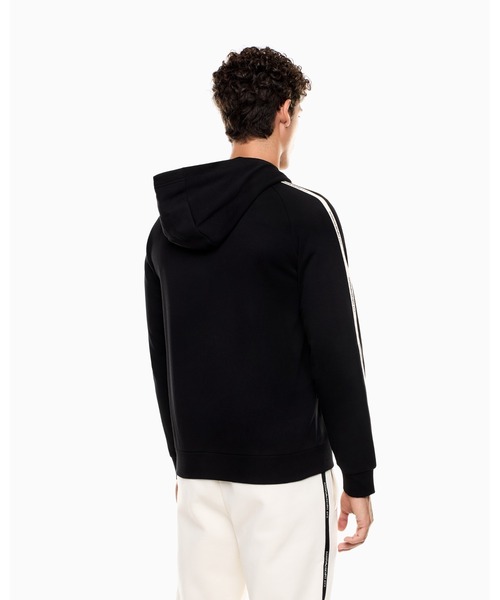 EMPORIO ARMANI EA7(エンポリオアルマーニイーエーセブン)の「【エンポリオ アルマーニ EA7】Logo Series フード付きジップアップ スウェットシャツ コットン混紡(スウェット・メンズ・ブラック/オフホワイト/レッド・X-SMALL/LARGE/MEDIUM/SMALL/X-LARGE)」の9枚目の写真