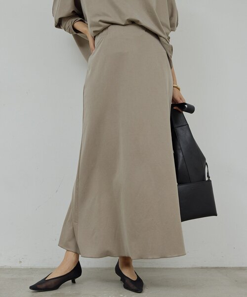 GALLARDAGALANTE(ガリャルダガランテ)の「【セットアップ対応】【イージーケア】キュプラジャージースカート(スカート・レディース・ベージュ/ブラック/モカ・0/1)」の3枚目の写真