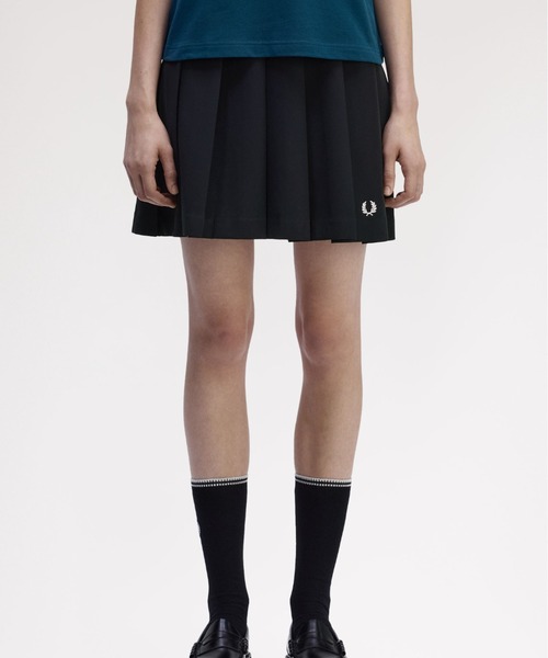 FRED PERRY(フレッドペリー)の「Tipped Pleated Skirt/ティップラインプリーツスカート(スカート・レディース・ブラック・6/8/10)」の8枚目の写真