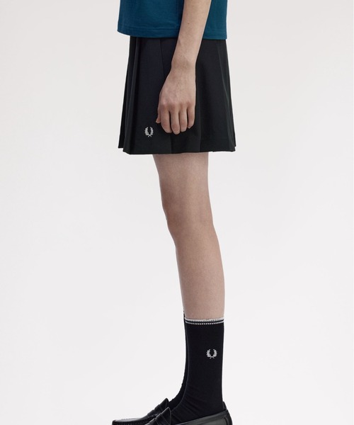 FRED PERRY(フレッドペリー)の「Tipped Pleated Skirt/ティップラインプリーツスカート(スカート・レディース・ブラック・6/8/10)」の9枚目の写真